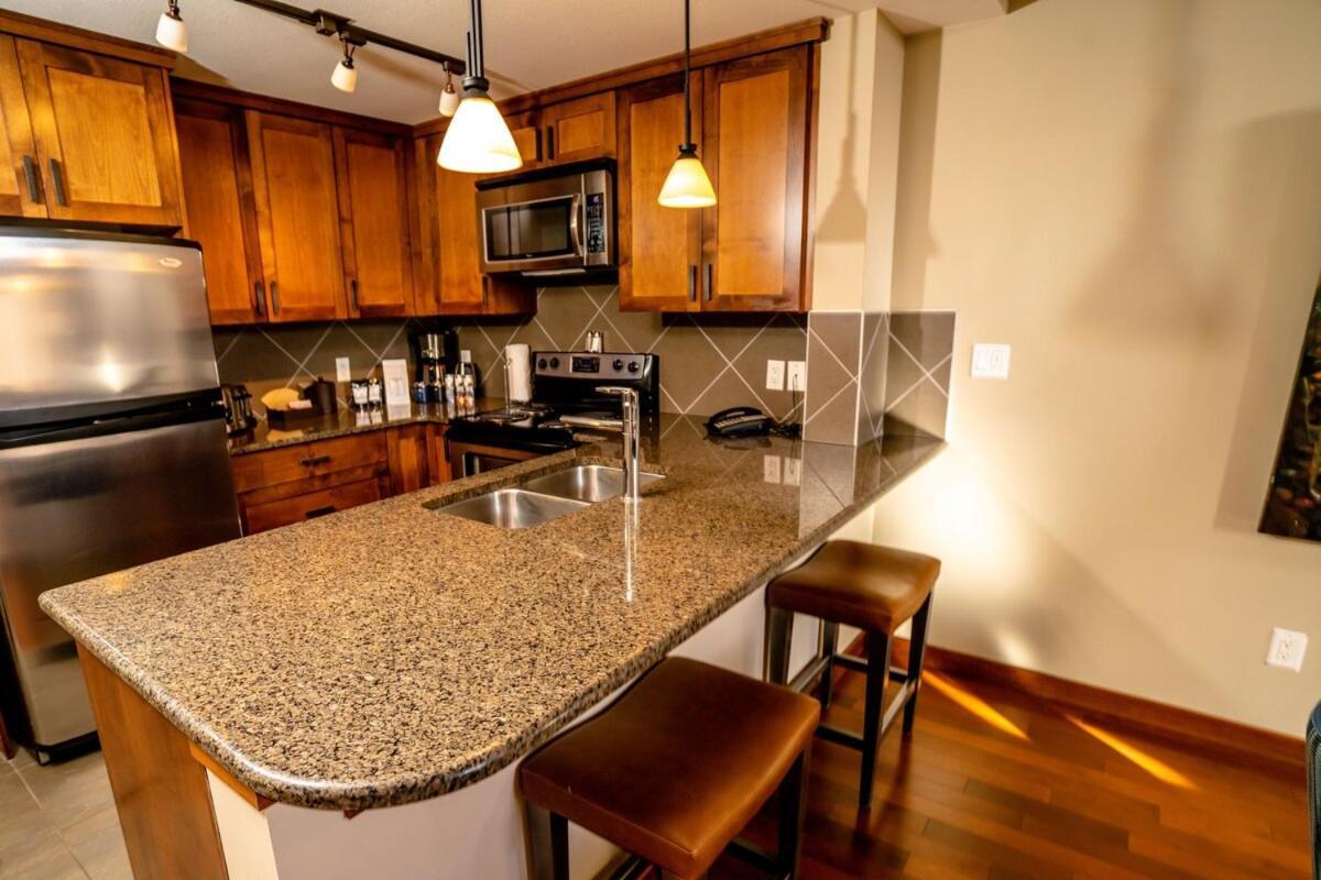The Raven Suite At Stoneridge Mountain Resort Canmore Exteriör bild
